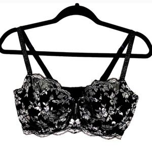 Victoria Secret black lace bra size 36DD